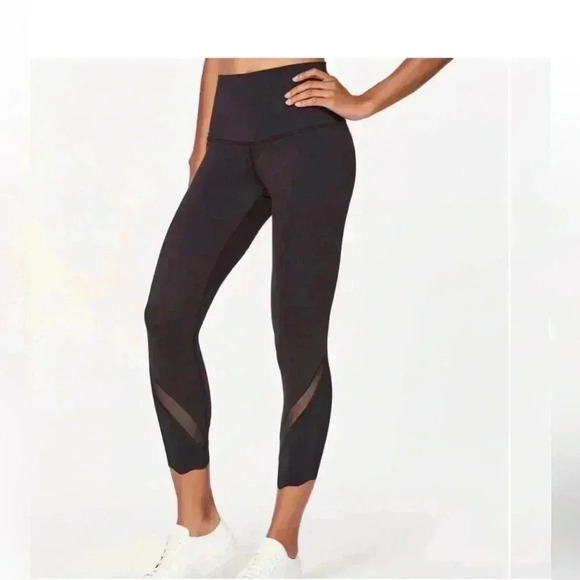 Lululemon wunder under cropped leggings‎ in black women’s 2 - Picture 1 of 8